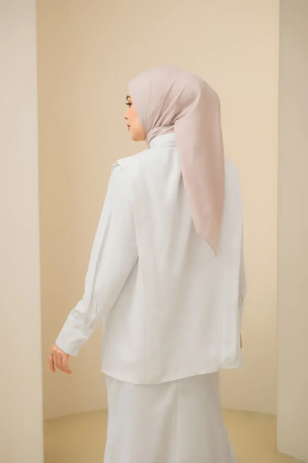 Lucia Shirt White - Gambar 2