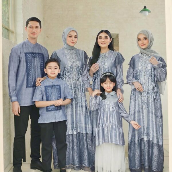 Camellia Raya Singanture Royalblue
