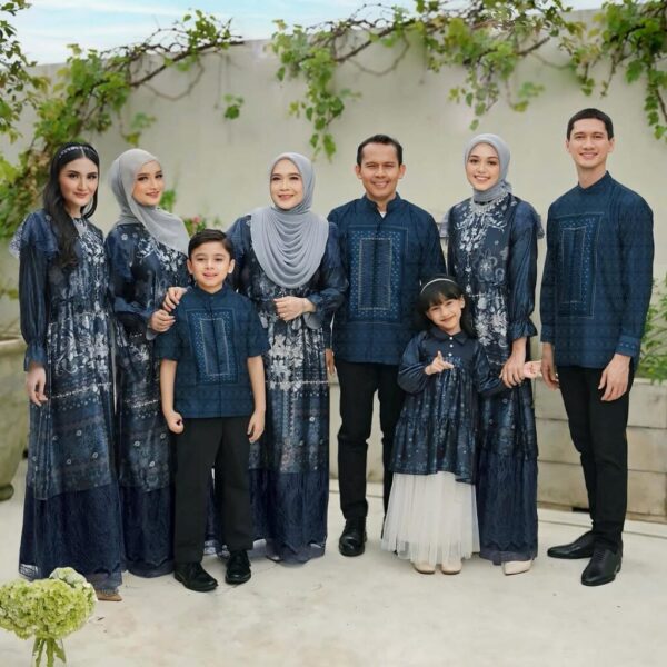 Camellia Raya Singanture Navy