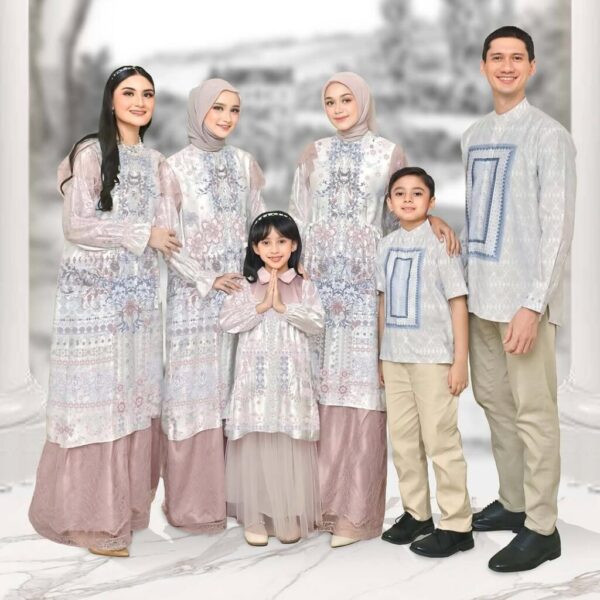 Camellia Raya Singanture Snowrose
