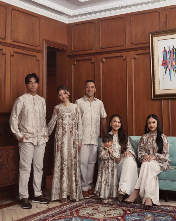 Alankara Series Burgundy ,Geulis X Tasya Farasya’s Family (salin)
