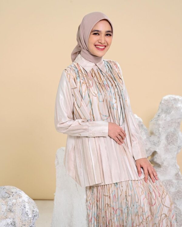 Amoret Blouse