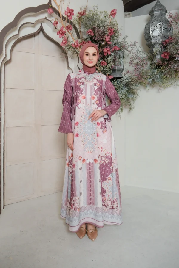 Raudhah Dress in Mulberry - Gambar 6